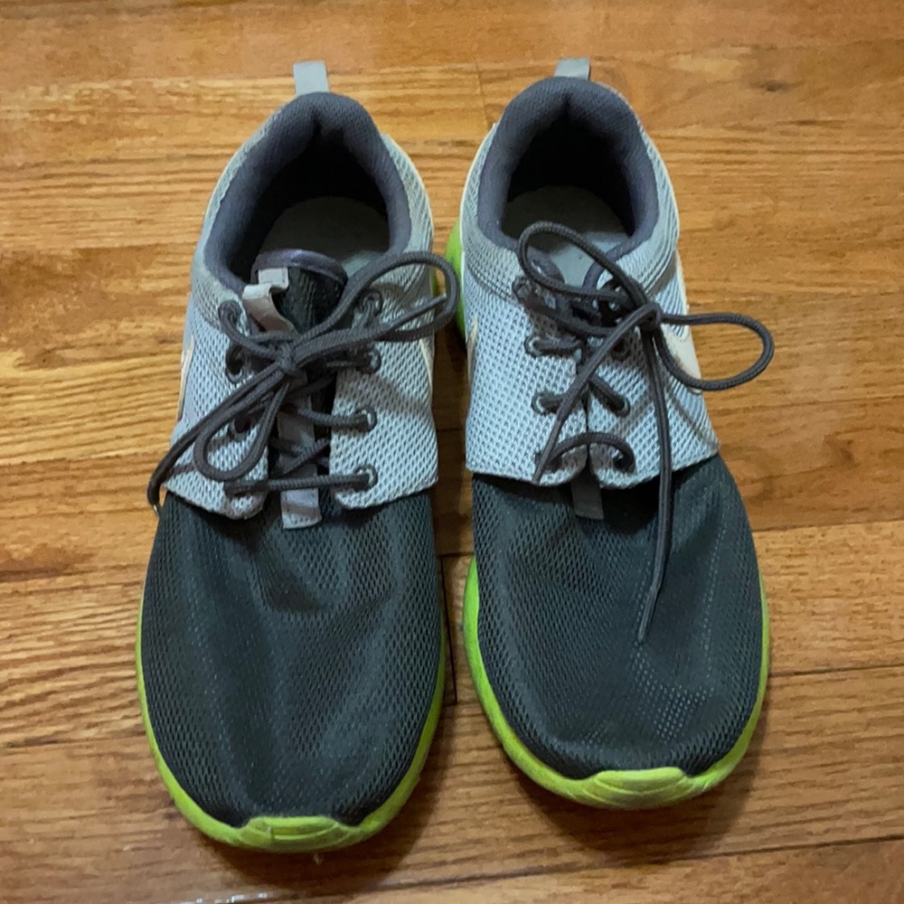 Lime green Nike roshe run